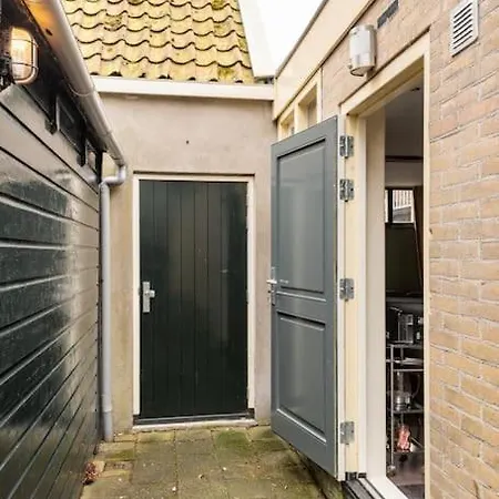 Bed & Bike Harbour Hoorn Apartment